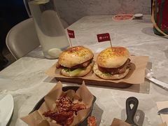 -必胜客(东大桥店)