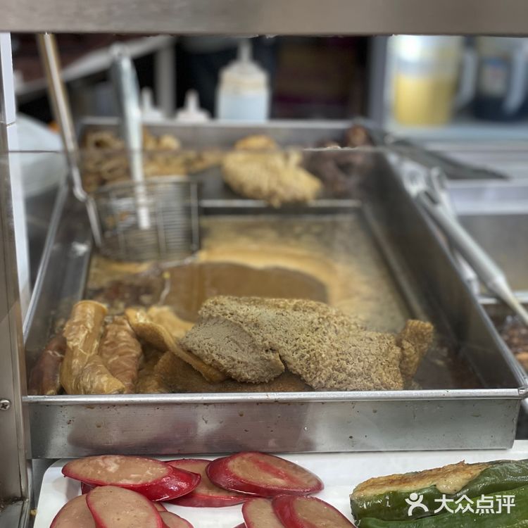 HKU香港大学地铁站B1出口处受欢迎的小吃店