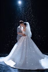 -雪中彩影婚纱摄影·微光艺术中心