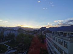 -平措康桑·和牛自助观景餐厅(布达拉宫店)
