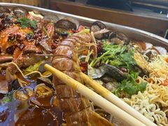 -老东镇啤酒屋海鲜加工·蒸汽海鲜·海鲜烧烤(台东店)