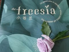 -小苍兰风铃草·礼物蛋糕(沈阳店)