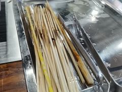 -哈尔滨小酒馆·鲜肉现穿自助烧烤(康新花园店)