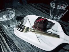 -UNI UNI(环亚凯瑟琳店)