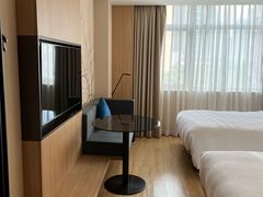-上海浦东中心万枫酒店