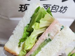 金枪鱼三文治面包-味多美蛋糕(杨闸环岛店)