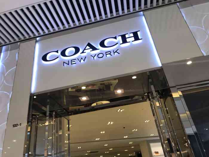 济南恒隆广场coach图片