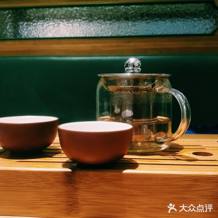 桌上粥是鲜香粥  眼前人是心上人