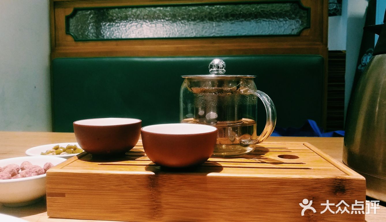 桌上粥是鲜香粥  眼前人是心上人