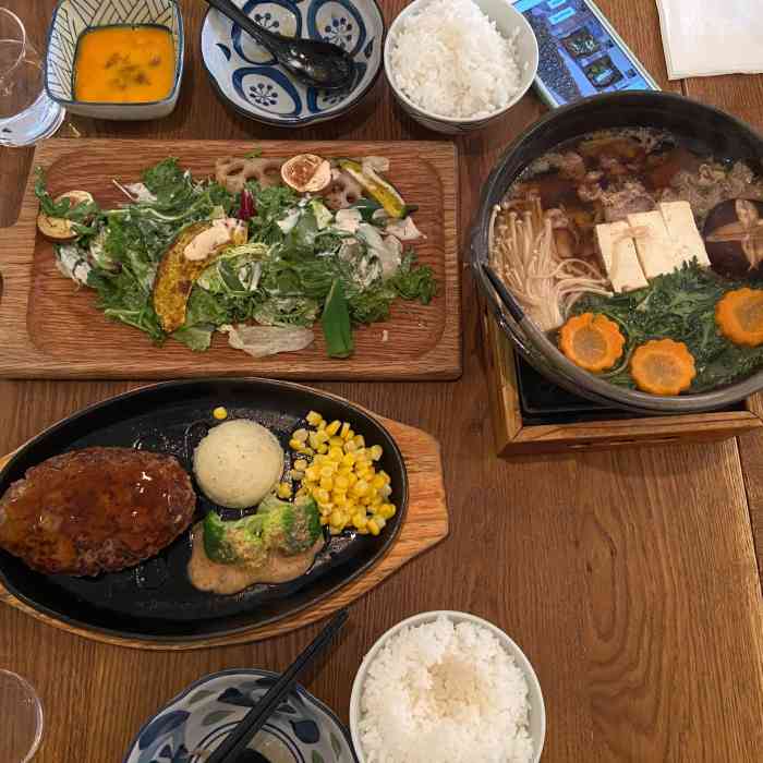 铃木食堂(丽都店"7415丽都的这家铃木食堂,应该是北京最好看.