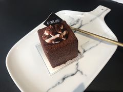-UNI UNI(环亚凯瑟琳店)