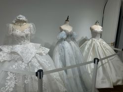 点击看大图 -曼青婚纱礼服馆