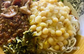 Sichuan-style Pork Intestine Noodles
