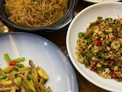 -老唐三下锅 ·张家界地标美食(溪布街店)