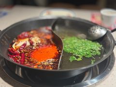 跷脚鸳鸯锅-鸿姐老火锅·传统炒料(上海旗舰店)