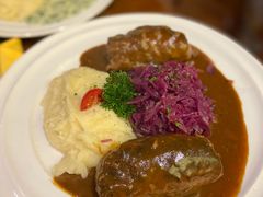 牛肉卷配苹果花椰菜土豆泥-申德勒加油站西餐厅Schindlers Tankstelle(上海外滩店)