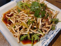 莴笋拌折耳根-阿婉贵州苗家酸汤鱼(梅林店)