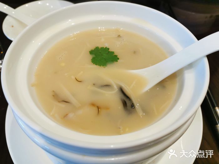 名佳荟鱼茸海鲜羹图片