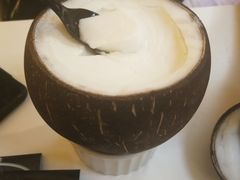 -志龙皇冠吃货椰子铺