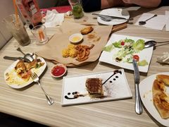 -必胜客(东大桥店)