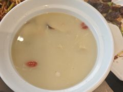 -赶海部落海鲜城(海阳路店)