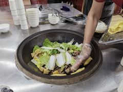 -粘豆包柴火铁锅炖