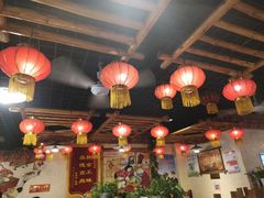 大堂-靠山屯东北农家菜(八龙桥雅苑店)