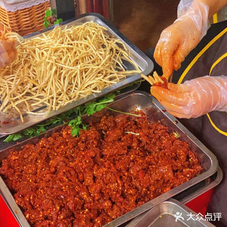 白象街午后时光，串串香里的城市记忆🍢