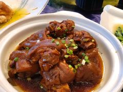 鸡蛋烧猪蹄-95号酱骨·一块豆腐(展春园西路店)