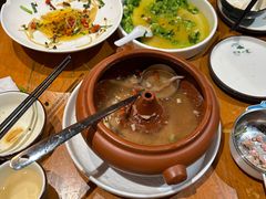 -老滇山寨•云南特色菜•地方菜•民族风情歌舞表演(金碧店)