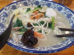 -何太太馄饨面铺(大浒东苑店)