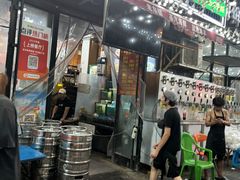 -老东镇啤酒屋海鲜加工·蒸汽海鲜·海鲜烧烤(台东店)