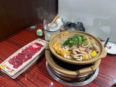 -沙胆彪炭炉牛杂煲(上海日月光广场店)