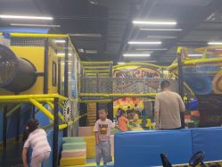 -卡尔飞车(武汉青山印象城店)