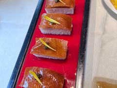壹品香酥片皮鸭配鲟鱼子（两吃）-艋舺·台湾小馆老字号(平安悦坊店)