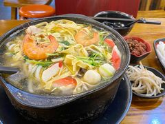 -丽虹云南过桥米线(兴工街店)