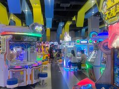 -反斗乐园π·电玩·高空拓展·蹦床(龙华天虹店)