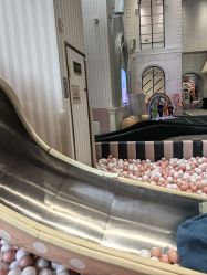 -奈尔宝·儿童乐园·亲子餐厅(华采天地店)