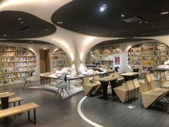 -钟书阁(珍园店)