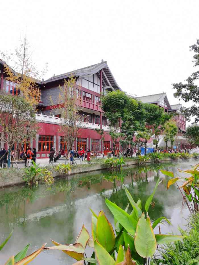 东坡里商业水街-"眉山的水街让你感觉穿越回大唐,体验大唐盛.