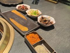 -铭牛烧肉·和牛海鲜自助(高新月牙湖店)