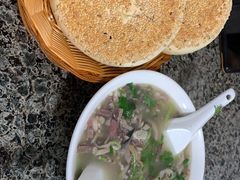 烧饼-清真喜兰老丁羊汤特色小吃