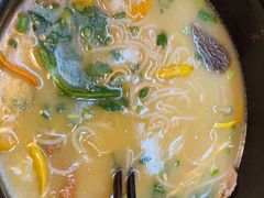-银米·云南传统过桥米线(双廊黑金冠店)
