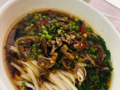 酸辣鸡杂粉-肆姐面粉馆(坡子街店)
