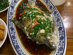 葱油鳊鱼-芦茨金富饭庄·25年老字号·专做稻草鸡