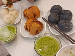 -李与白包子铺(桐梓林店)
