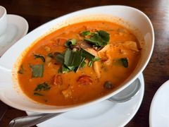 -Chom Cafe and Restaurant
