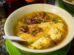 牛腩云吞面-万利洪记粉面美食