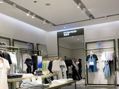 -URBAN REVIVO(七宝领展广场店)