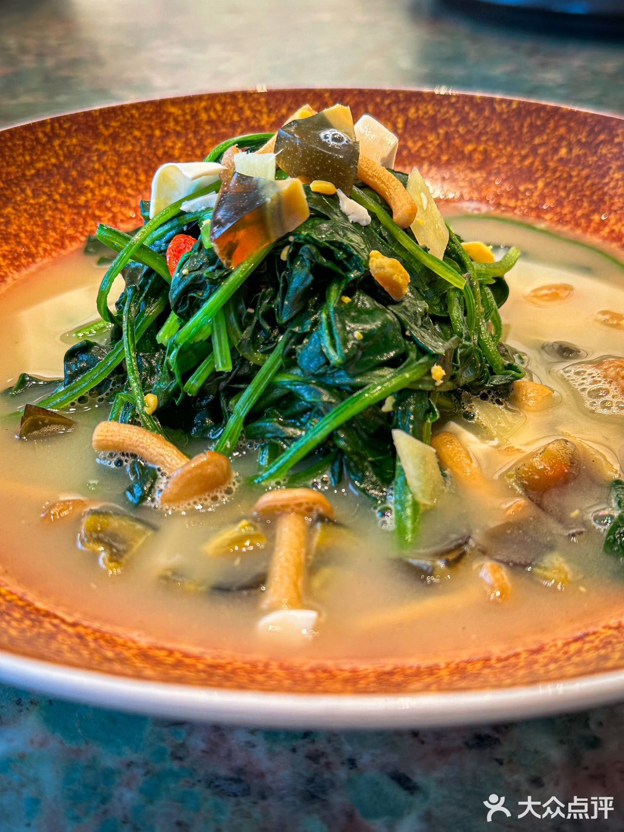 打卡望出去就是魔都三件套的餐厅